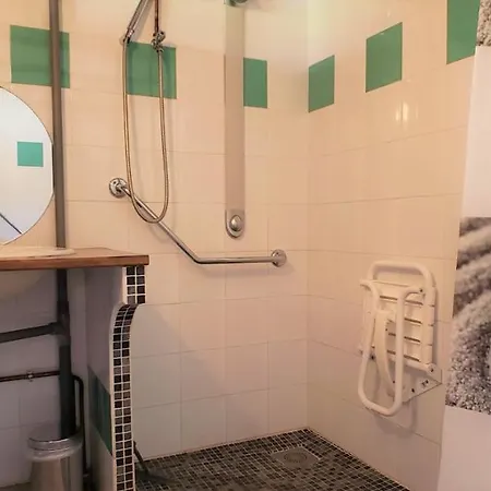 Проживание в семье De Cayssie *