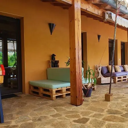 De Cayssie Homestay *